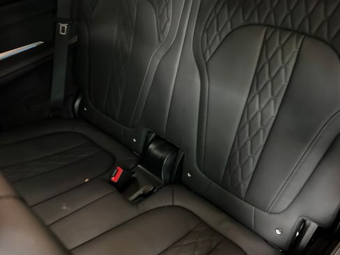 Used 2024 BMW X7 M60i AWD/4WD image 15