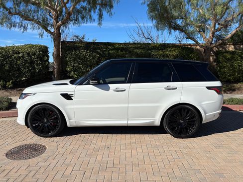 Used 2018 Land Rover Range Rover Sport HSE Dynamic image 1
