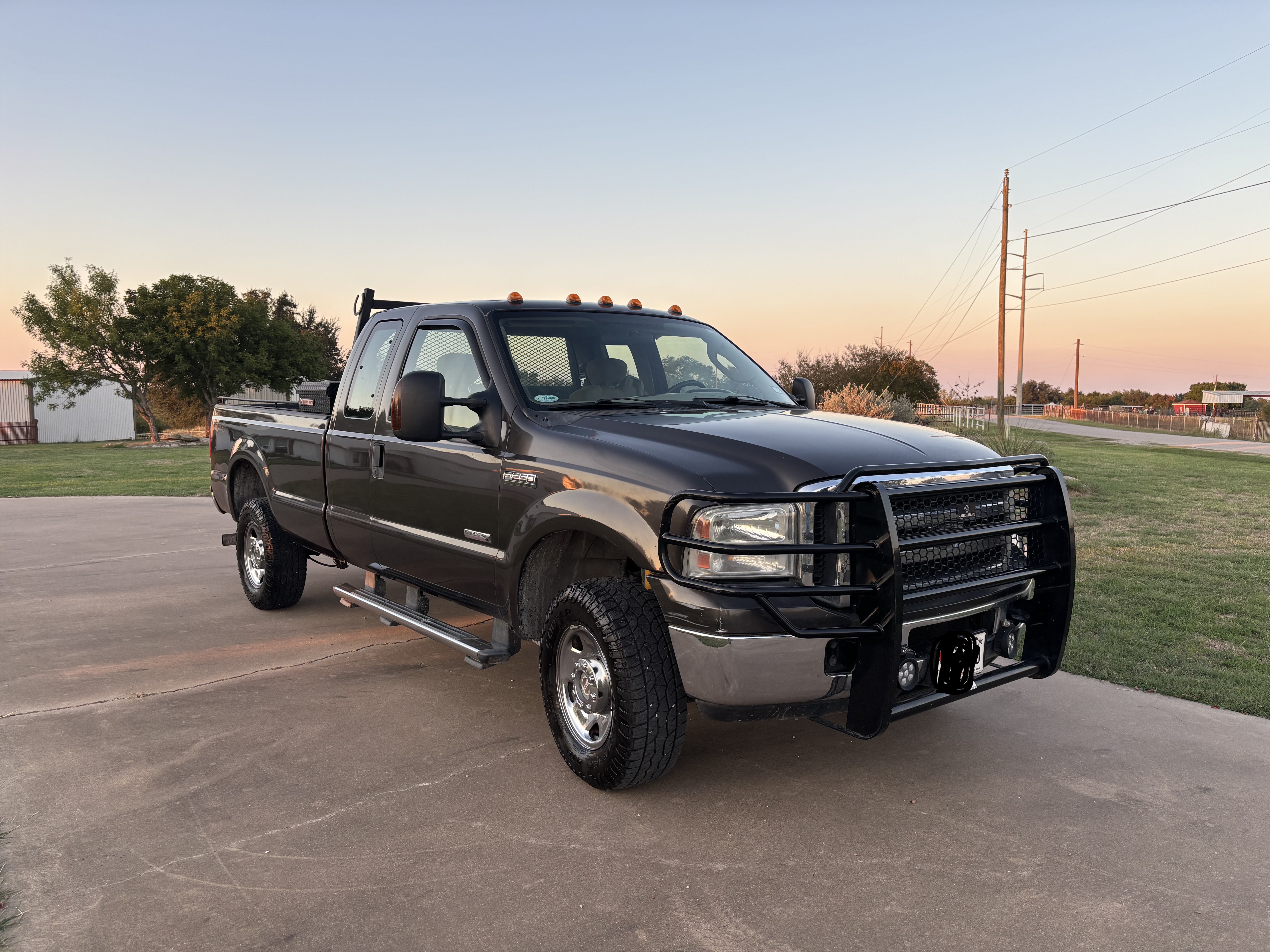 Used 2006 Ford F250 XL AWD/4WD image 2