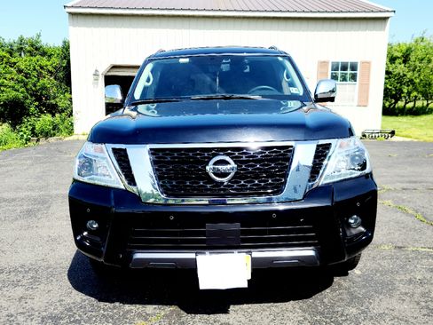 Used 2018 Nissan Armada Platinum w/ Interior Lighting Package image 11