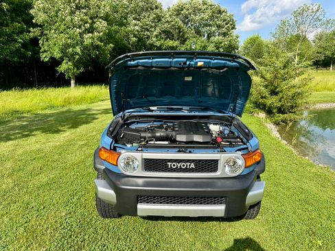 Used 2013 Toyota FJ Cruiser 4WD w/ Upgrade Pkg image 29