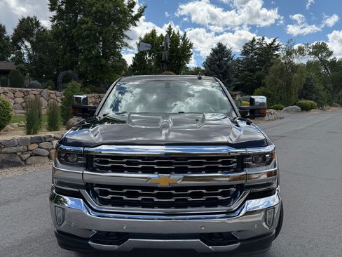 Used 2017 Chevrolet Silverado 1500 LTZ w/ LTZ Plus Package AWD/4WD image 4