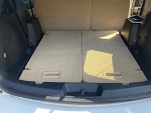 Used 2016 Ford Explorer XLT image 12