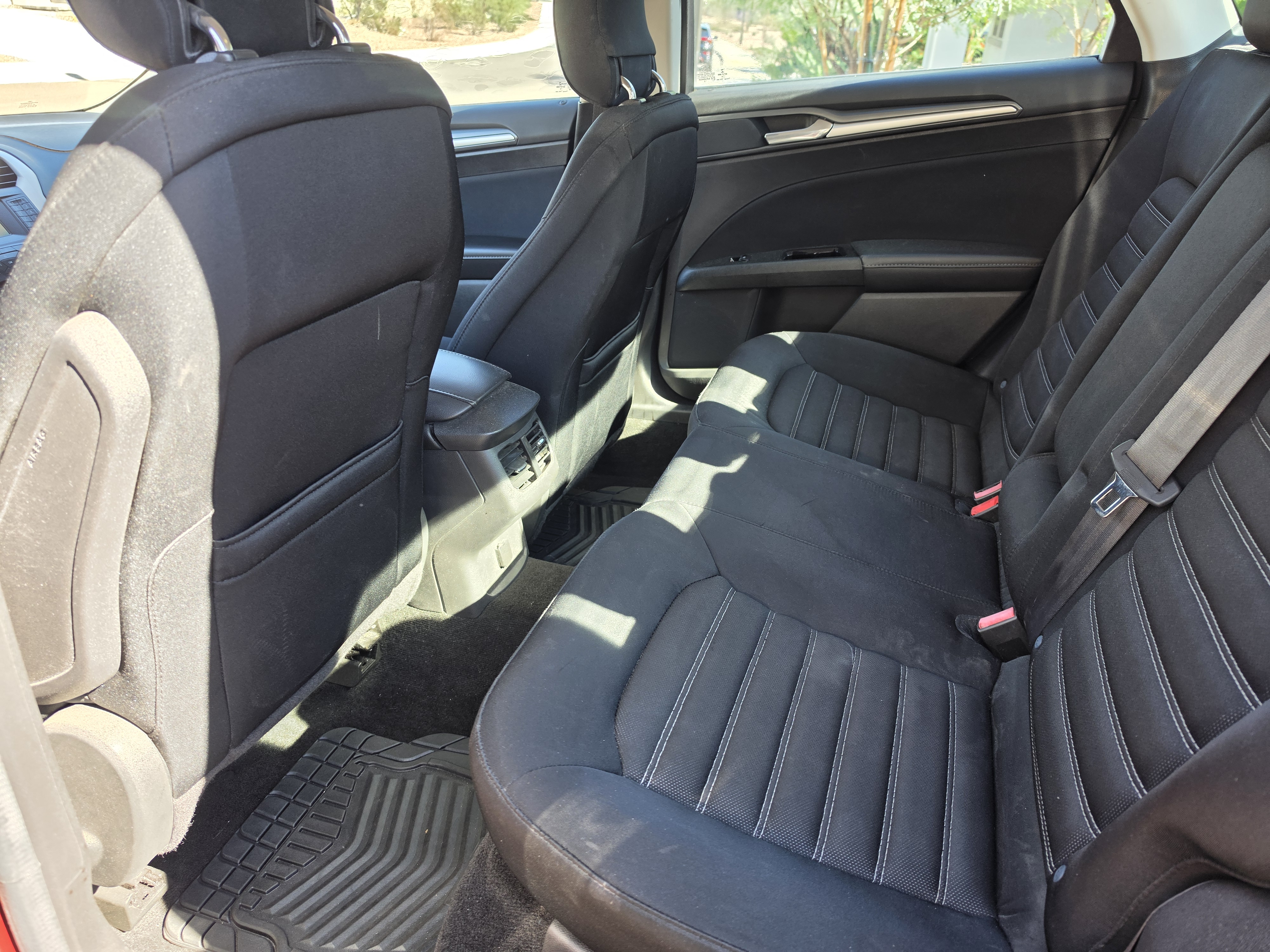 Used 2014 Ford Fusion SE FWD image 8