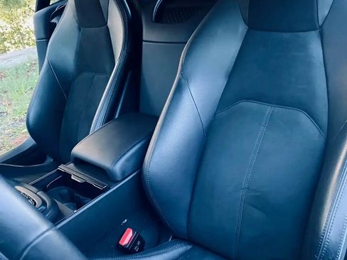 Used 2018 Jaguar F-TYPE Coupe RWD image 7