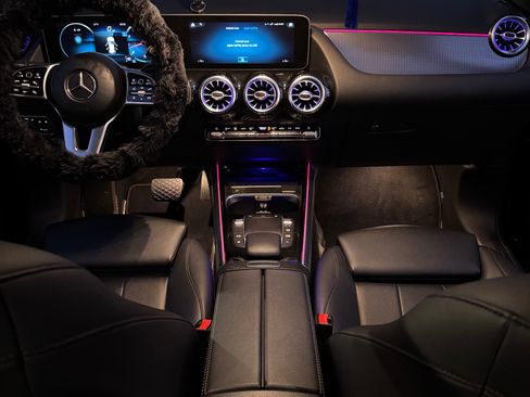 Used 2021 Mercedes-Benz GLA 250 250 4MATIC Sport Utility 4D image 9