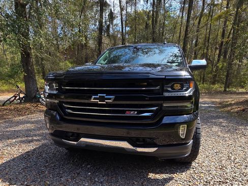 Used 2018 Chevrolet Silverado 1500 LTZ Z71 image 12