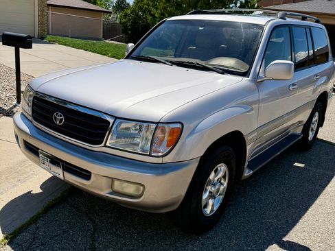 Used 2000 Toyota Land Cruiser AWD/4WD image 1