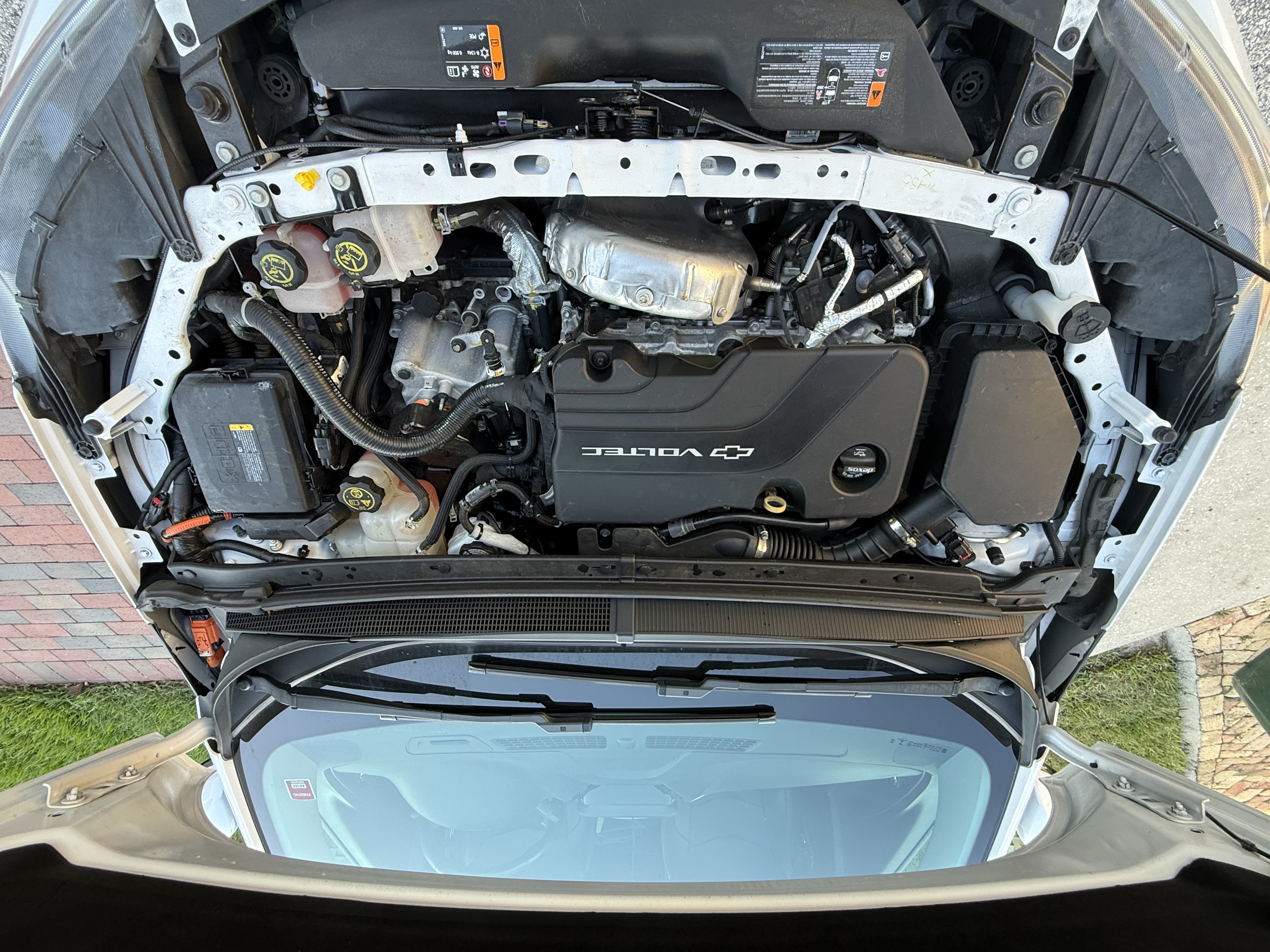 Used 2017 Chevrolet Volt Premier w/ Driver Confidence II Package FWD image 13