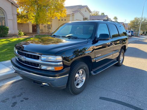 Used 2001 Chevrolet Tahoe LT w/ LT Preferred Equipment Group image 1