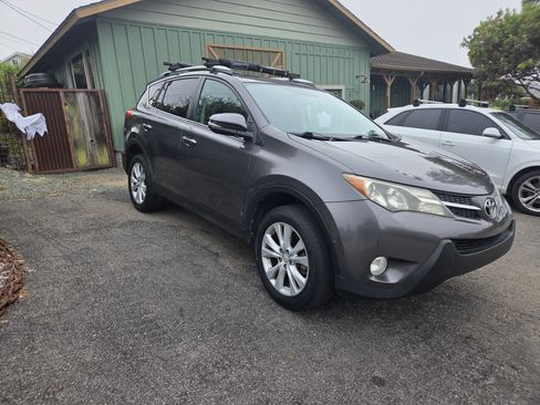 Used 2014 Toyota RAV4 Limited image 9