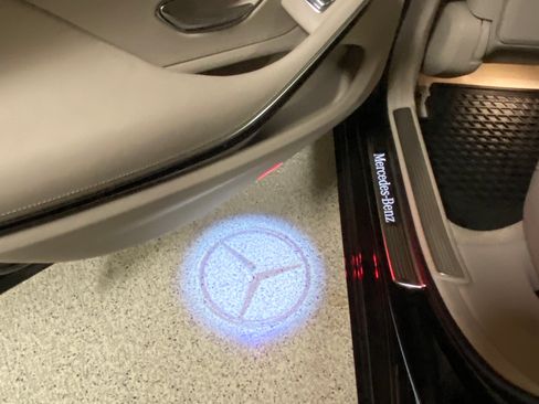 Used 2020 Mercedes-Benz S 560 4MATIC Sedan image 23