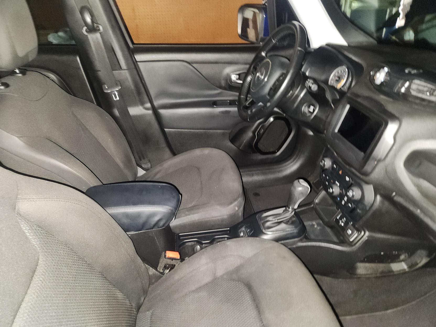 Used 2018 Jeep Renegade Altitude w/ Popular Equipment Group FWD image 12