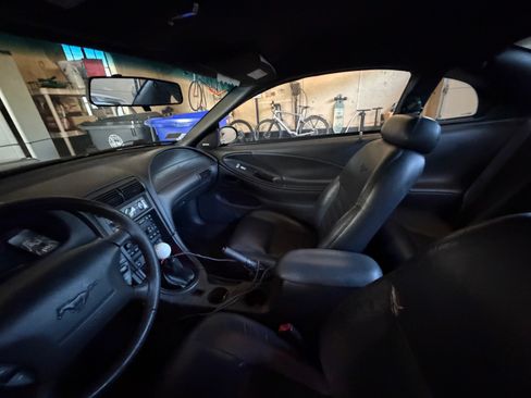 Used 2004 Ford Mustang GT RWD image 15
