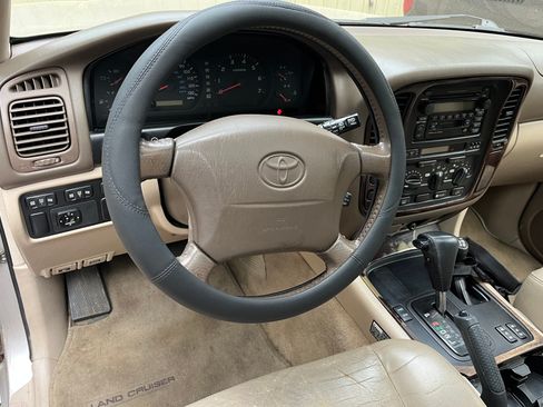 Used 2000 Toyota Land Cruiser AWD/4WD image 12