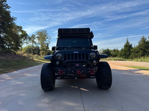 Used 2015 Jeep Wrangler Unlimited Rubicon w/ Connectivity Group image 2