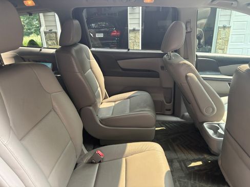Used 2015 Honda Odyssey Touring Elite image 12