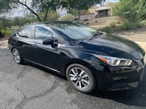 Used 2021 Nissan Versa SV image 4