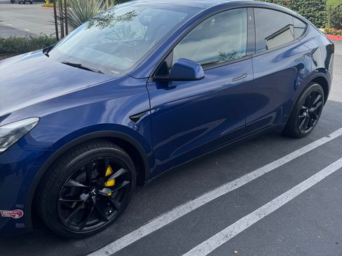 Used 2021 Tesla Model Y Long Range image 4