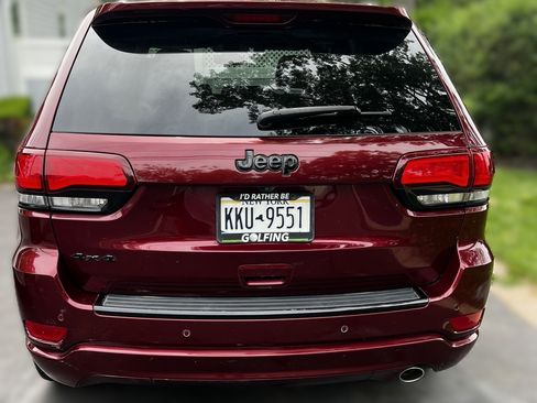 Used 2018 Jeep Grand Cherokee Altitude AWD/4WD image 6