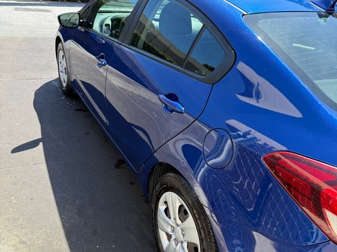 Used 2017 Kia Forte LX FWD image 10