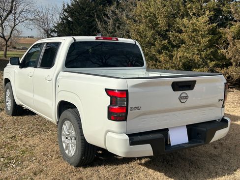 Used 2023 Nissan Frontier SV image 13
