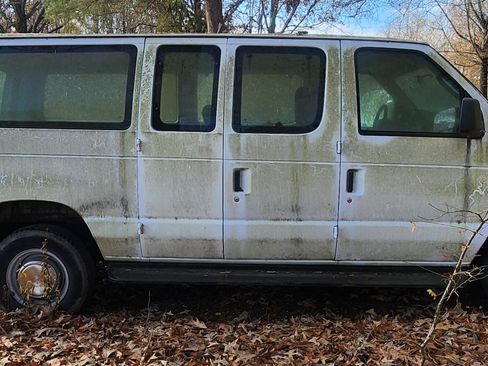 Used 2003 Ford E-350 and Econoline 350 XL image 5