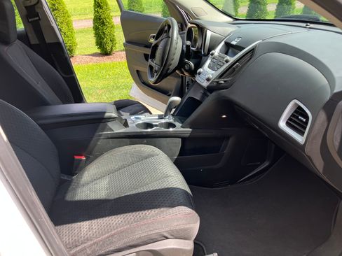 Used 2015 Chevrolet Equinox LS image 9