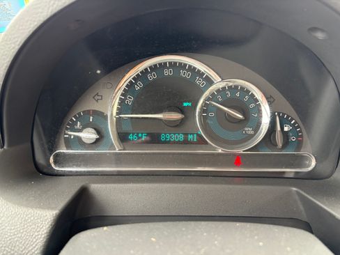 Used 2011 Chevrolet HHR LT image 1