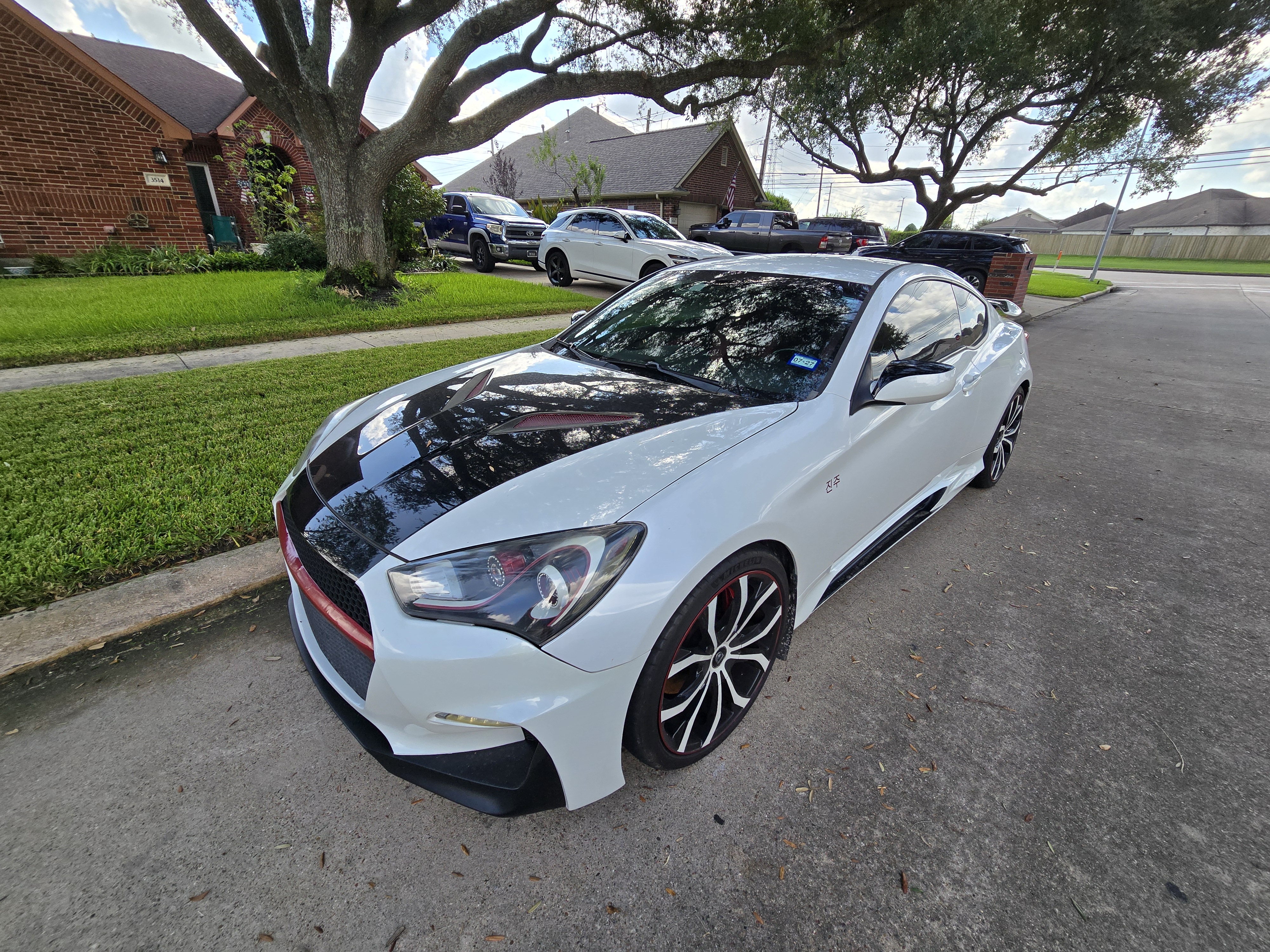 Used 2013 Hyundai Genesis 3.8 RWD image 5