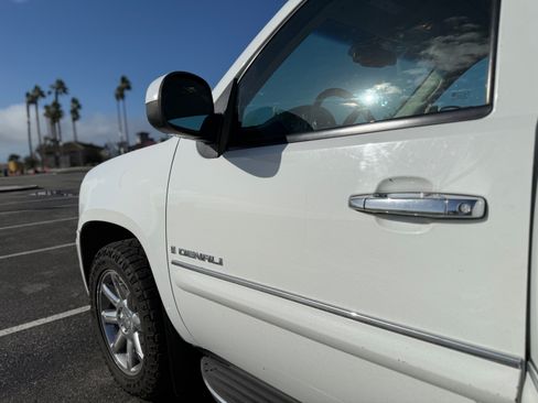 Used 2008 GMC Yukon XL Denali image 9