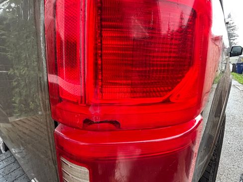 Used 2019 Ford F150 Lariat image 9