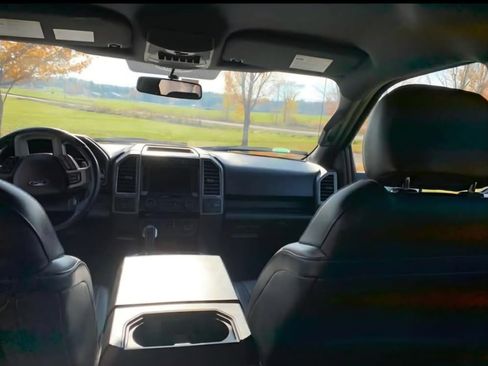 Used 2018 Ford F150 Raptor w/ Equipment Group 801A Mid image 9