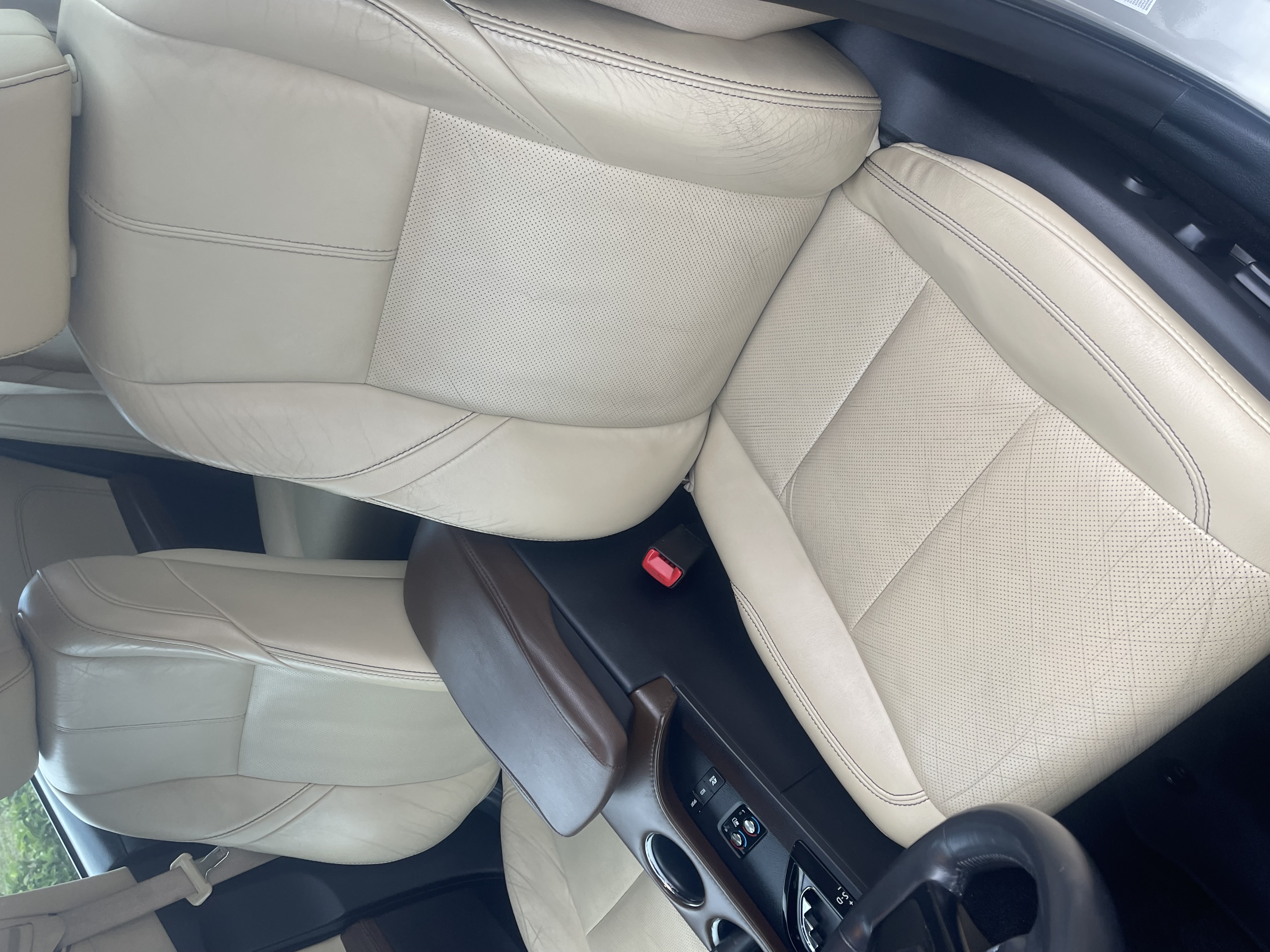 Used 2014 Toyota Avalon Limited FWD image 4