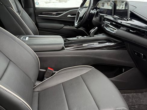 Used 2023 Cadillac Escalade ESV Sport image 10