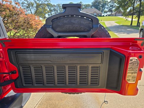 Used 2019 Jeep Wrangler Sport image 8