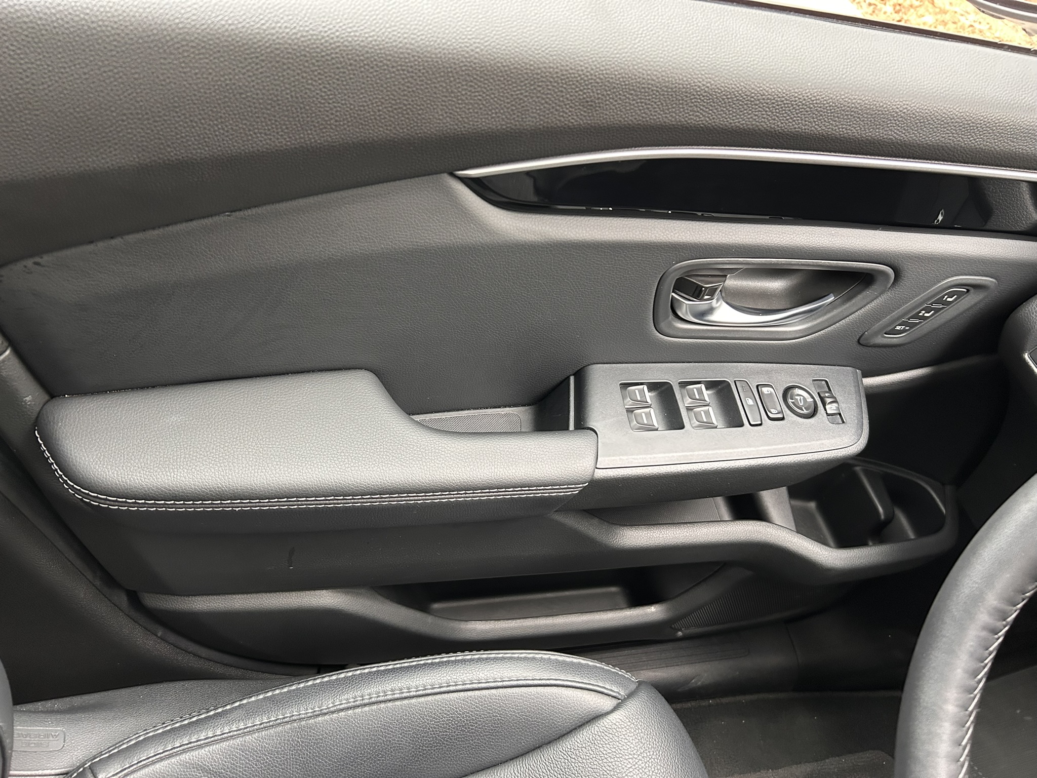Used 2024 Honda Pilot Touring image 9