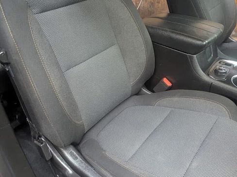 Used 2018 Chevrolet Traverse LT image 12