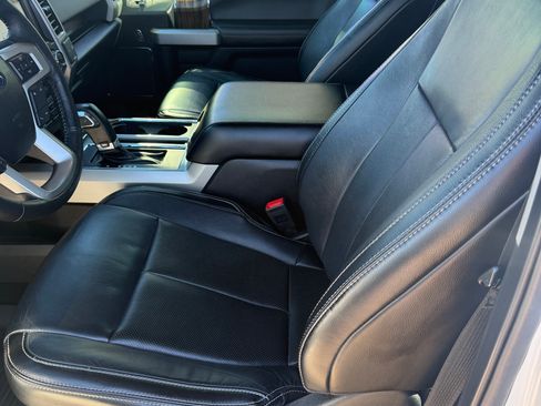 Used 2019 Ford F150 Lariat w/ Trailer Tow Package image 6