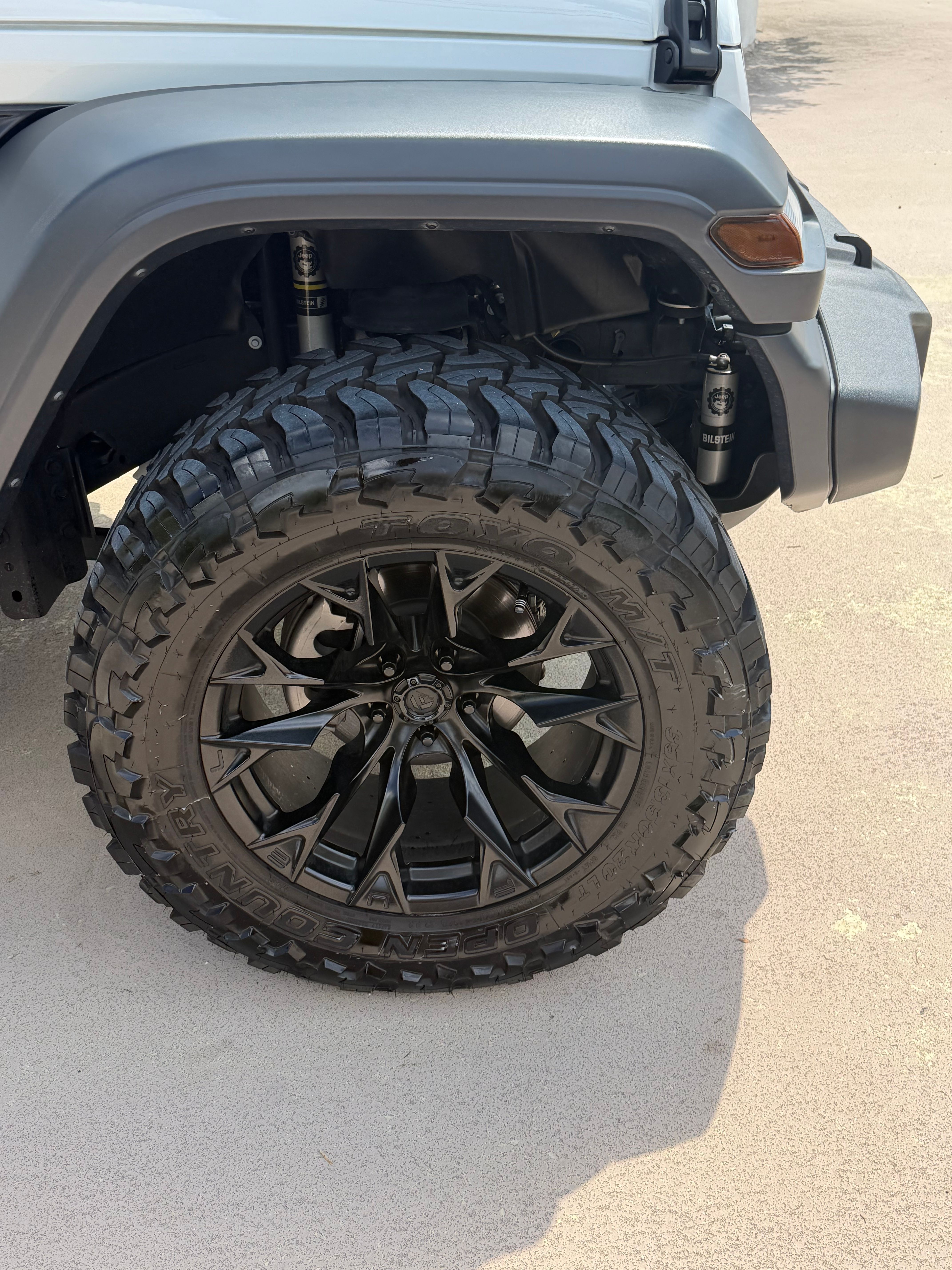 Used 2025 Jeep Wrangler Unlimited Sport AWD/4WD image 13
