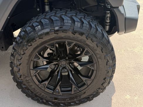 Used 2025 Jeep Wrangler Unlimited Sport AWD/4WD image 13