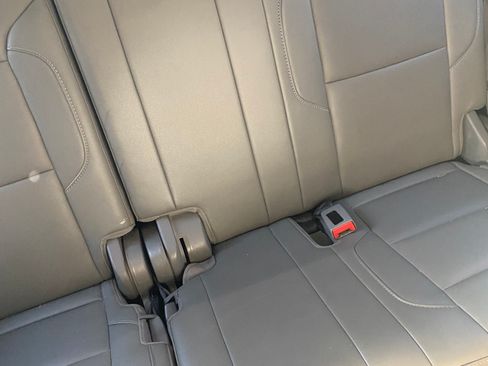 Used 2019 Chevrolet Suburban LT image 10