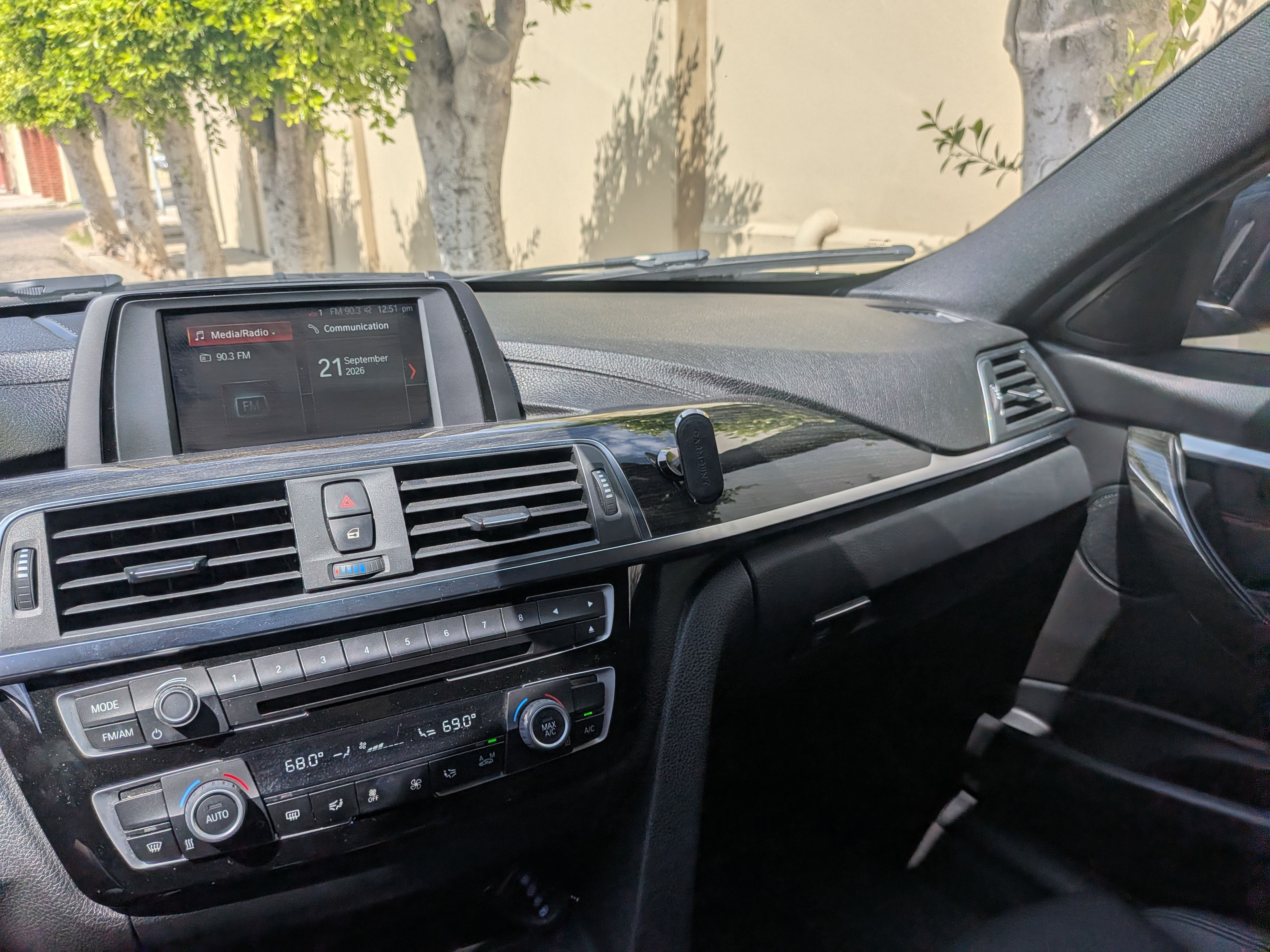 Used 2018 BMW 330i Sedan RWD image 9