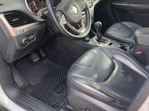 Used 2015 Jeep Cherokee Limited image 9