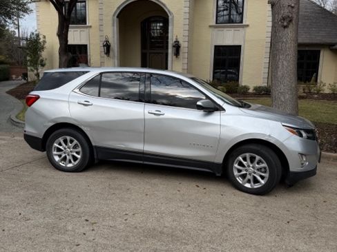 Used 2019 Chevrolet Equinox LT image 1