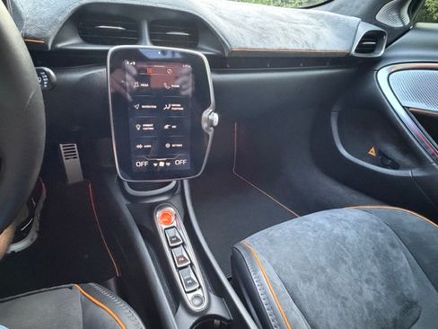 Used 2025 McLaren Artura Spider RWD image 25