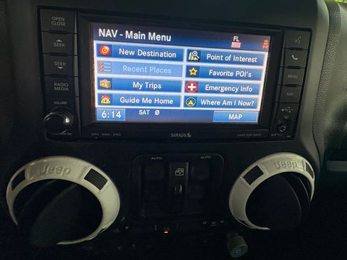 Used 2014 Jeep Wrangler Unlimited Sahara AWD/4WD image 19