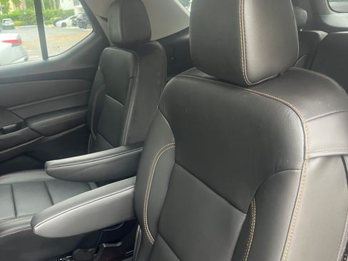 Used 2020 Chevrolet Traverse LT w/ LT Premium Package FWD image 11