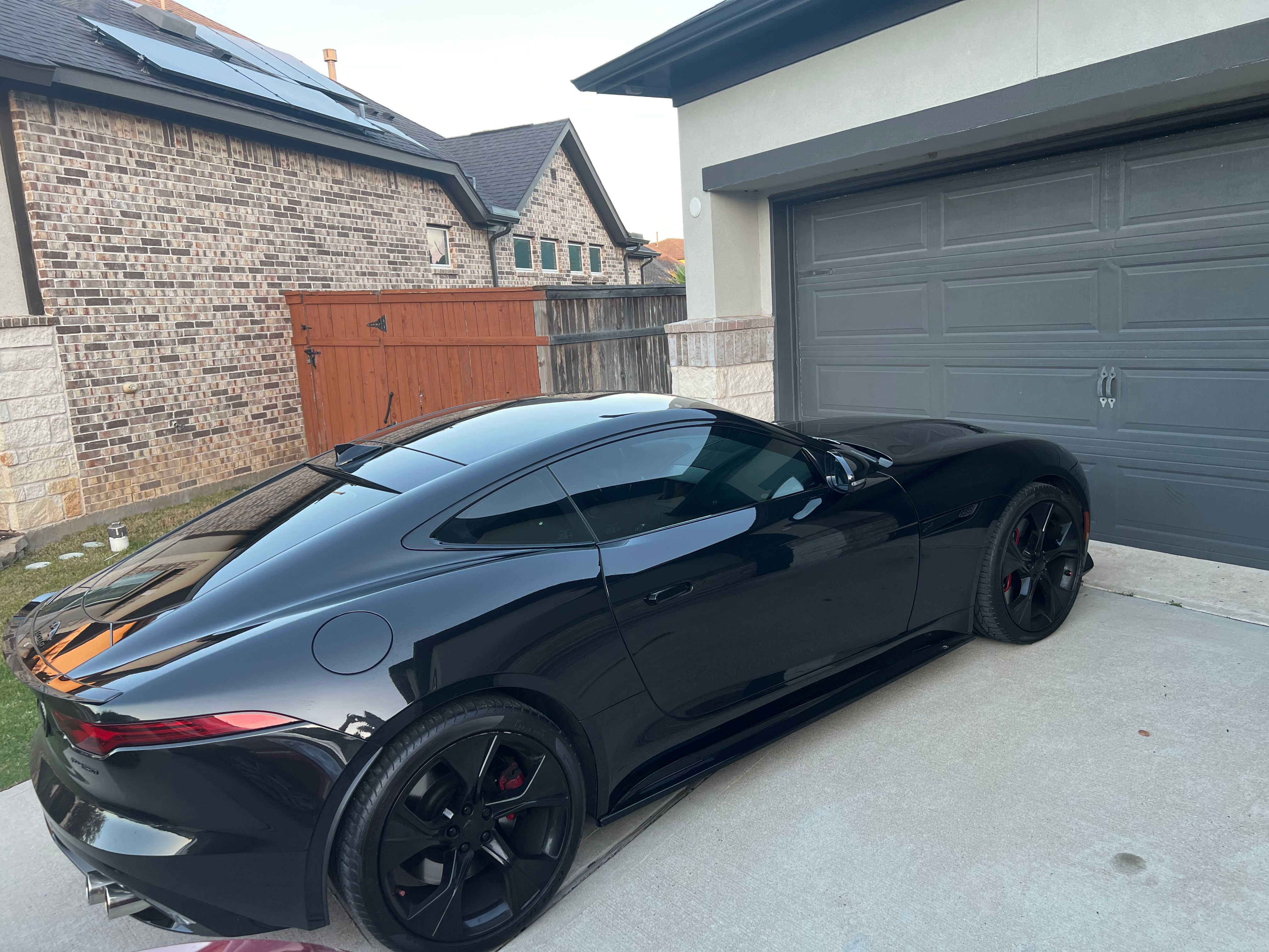 Used 2022 Jaguar F-TYPE Coupe RWD image 4