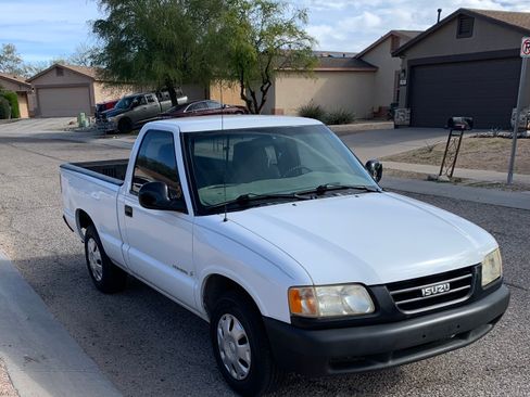 Used 1998 Isuzu Hombre XS image 2